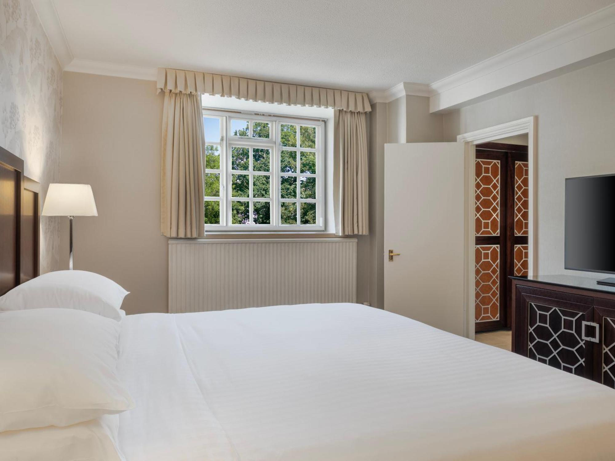 Delta Hotels By Marriott St Pierre Country Club Chepstow Extérieur photo
