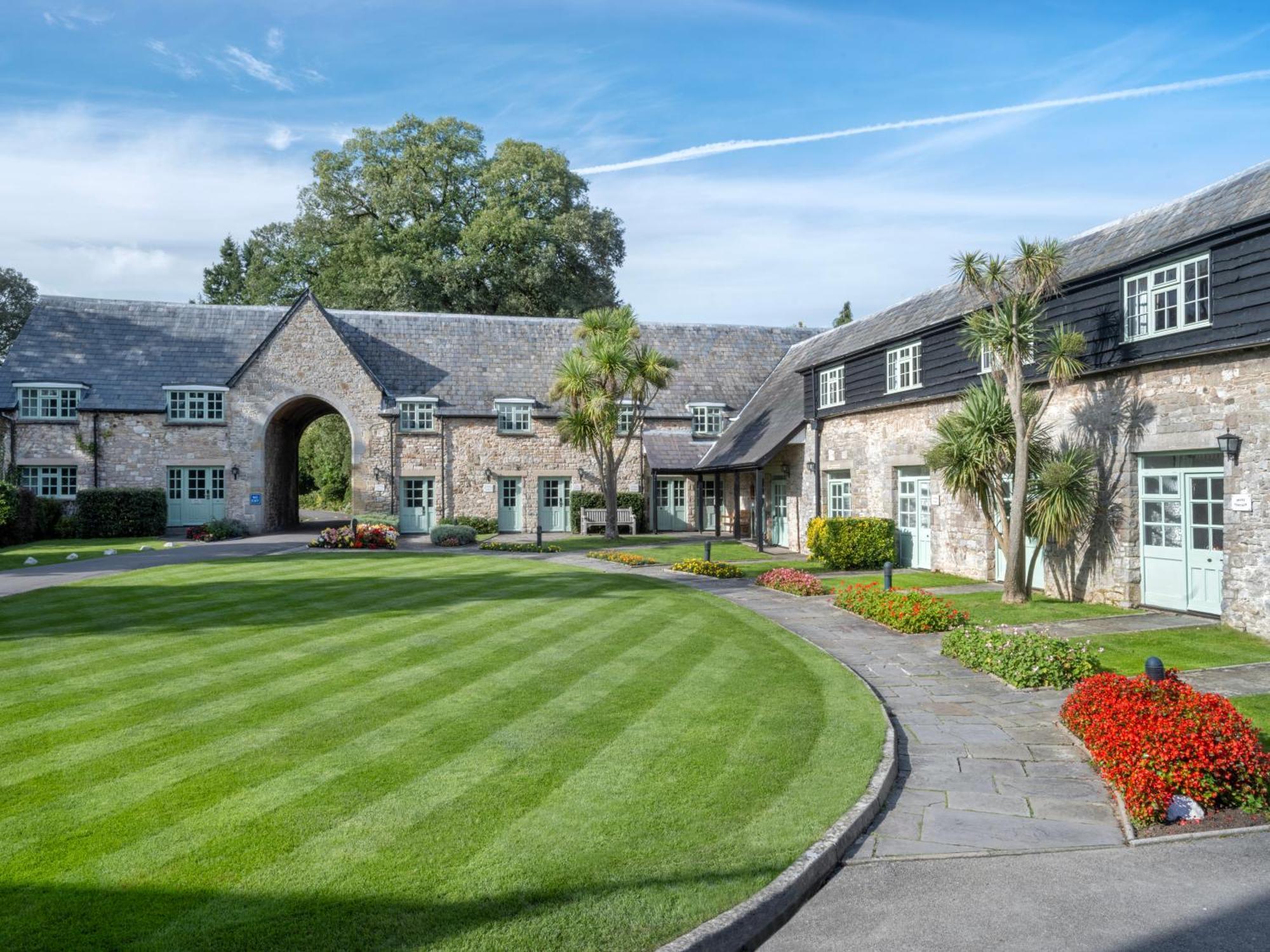Delta Hotels By Marriott St Pierre Country Club Chepstow Extérieur photo