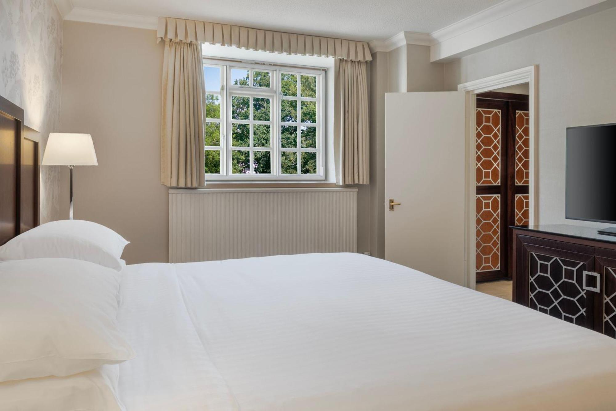 Delta Hotels By Marriott St Pierre Country Club Chepstow Extérieur photo